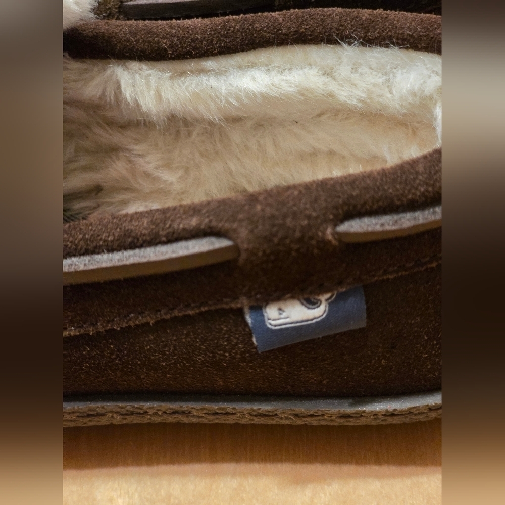 Vineyard Vines - Peaks Plaid Brown Suede Moccasin Slippers. Size 2. NWOB - Picture 2 of 5